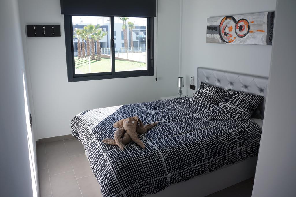 Apartment Oasis Beach La Zenia أوريويلا الغرفة الصورة